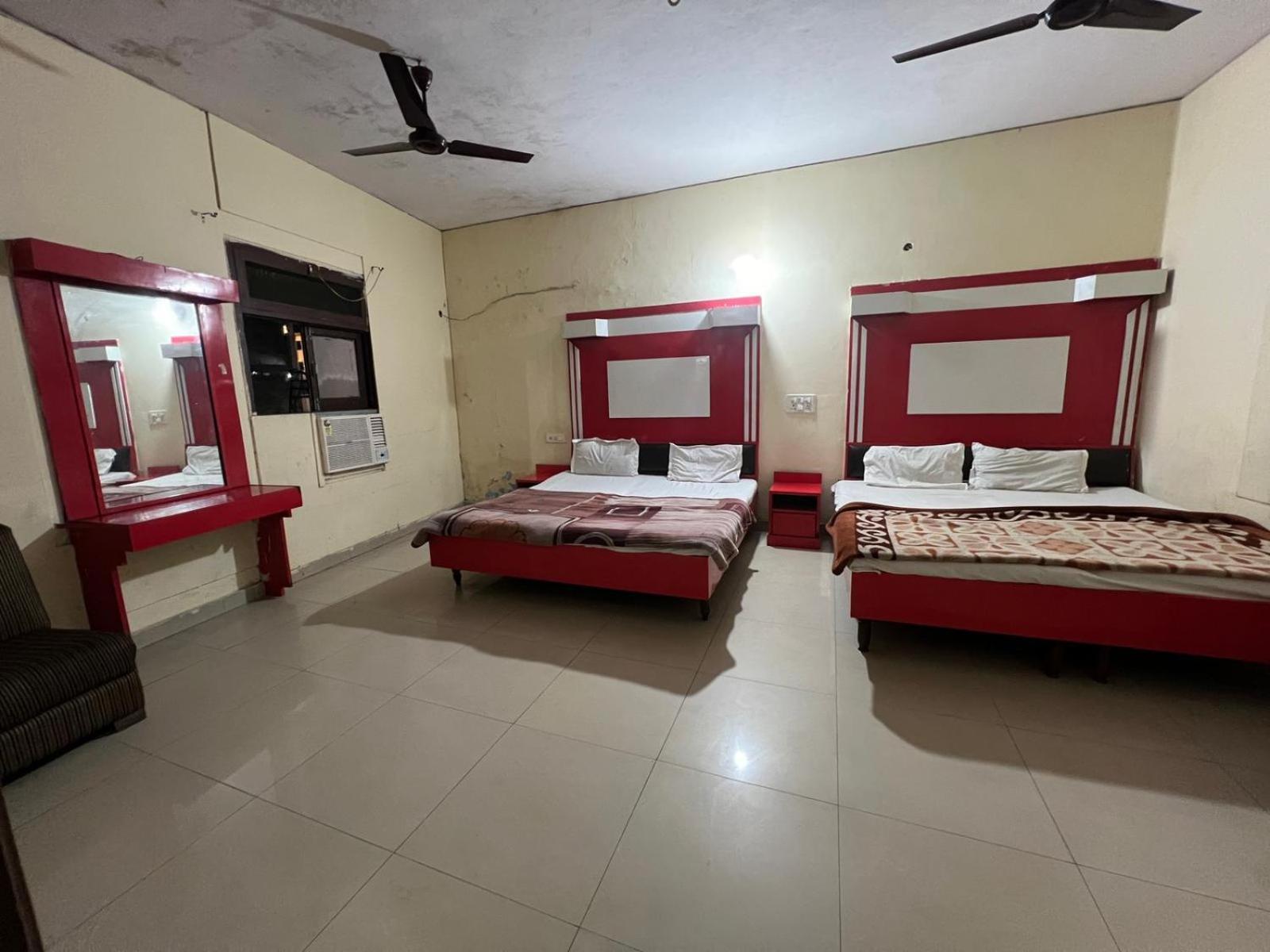 Hotel Skylark Amritsar Dış mekan fotoğraf